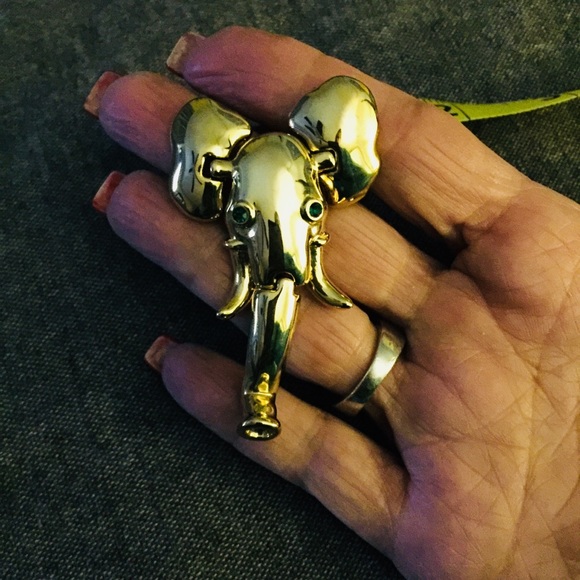 Elephant Goldtone Brooch - Picture 6 of 6